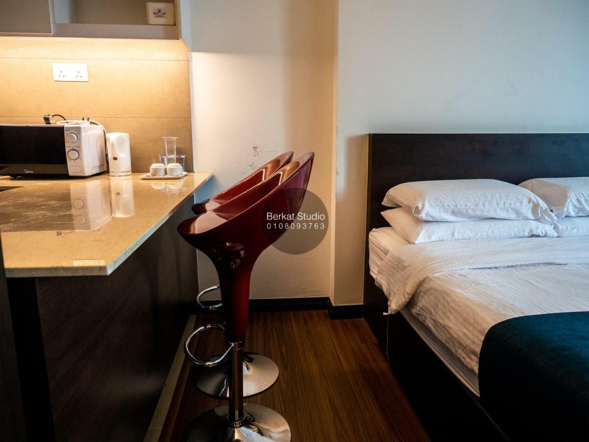 Hotel Berkat Studio Kota Bharu Exterior foto